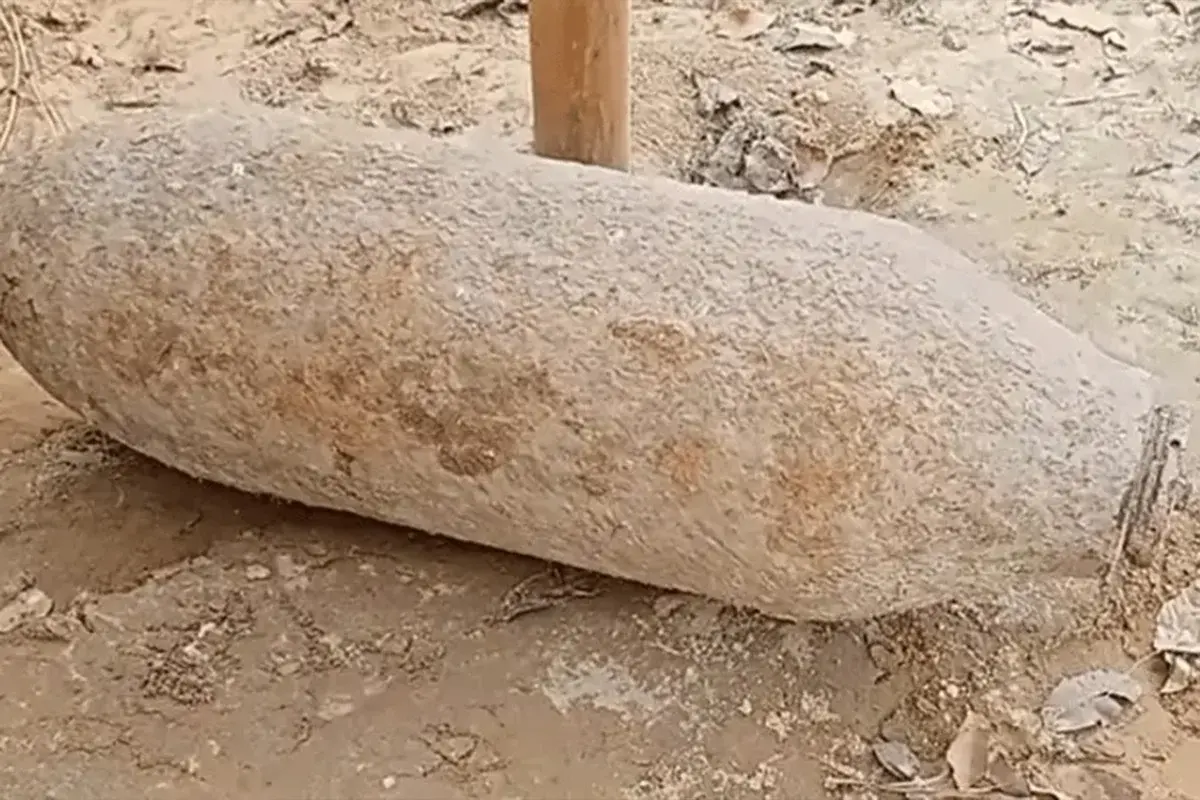 ১০ বছর ধরে পাথর ভেবে 'বোমা'র ওপর ধোয়া হচ্ছিল কাপড়